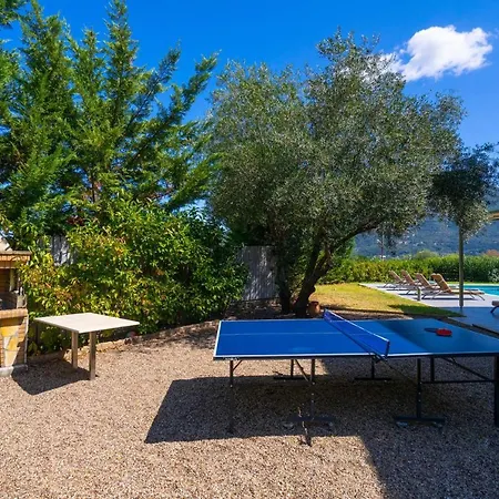 Ruby, Kefalonia Каравомилос